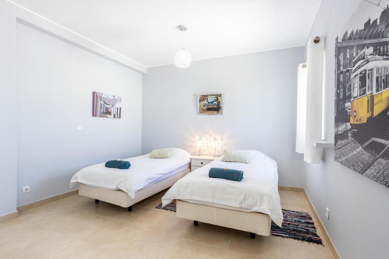 Newly Renovated 2 Bedroom Townhouse - Close To Salema Beach Exterior foto